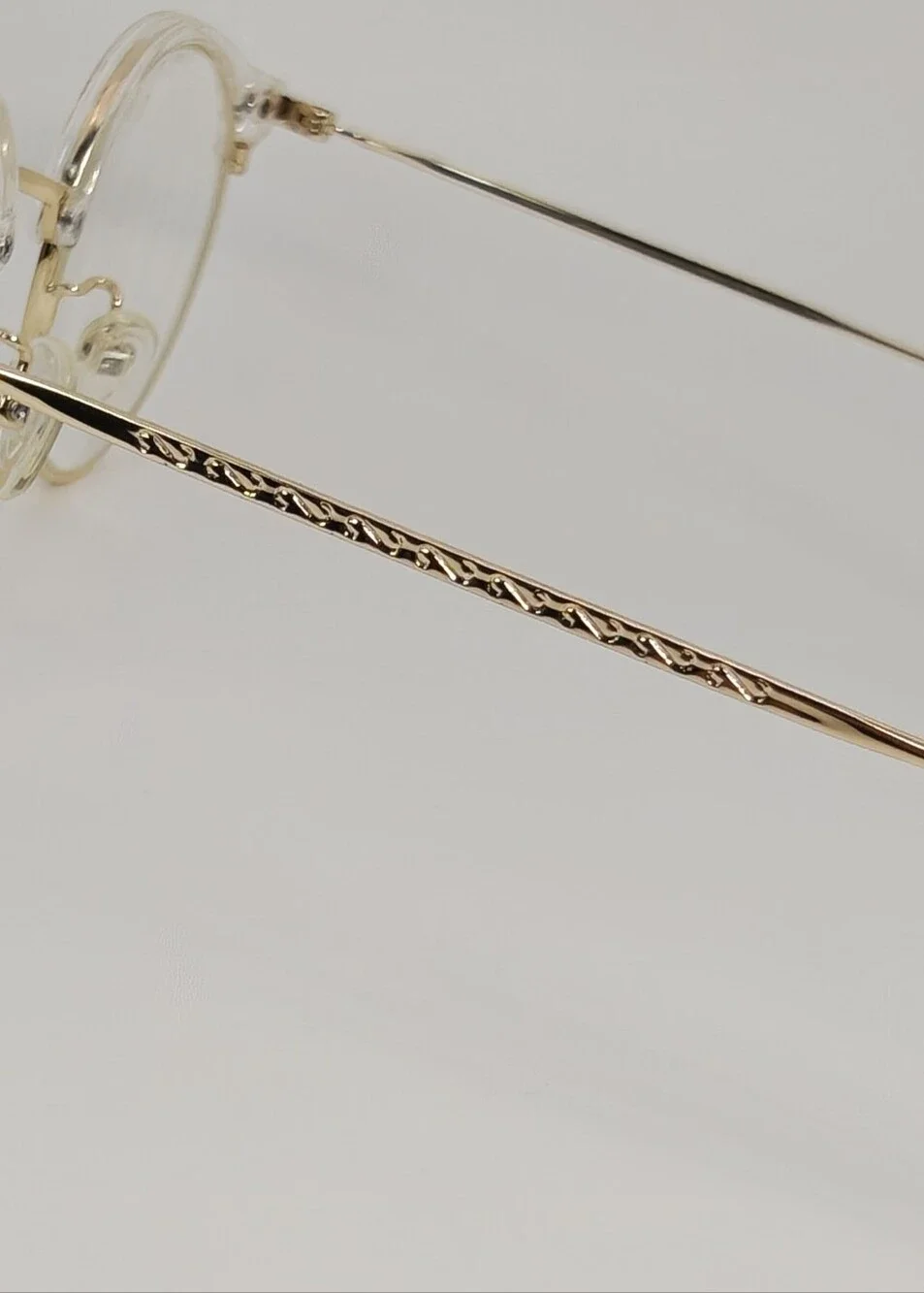 Moon River. Elegant. Round Gold Metal Frame Glasses. Details.